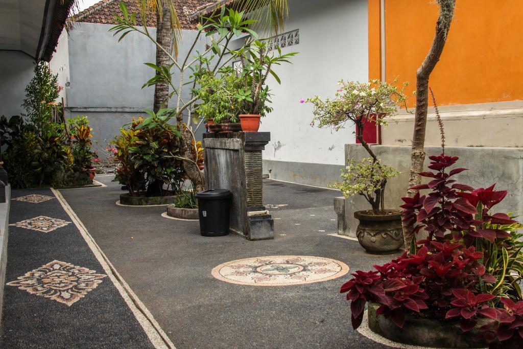 Nyoman Guesthouse Canggu Екстериор снимка