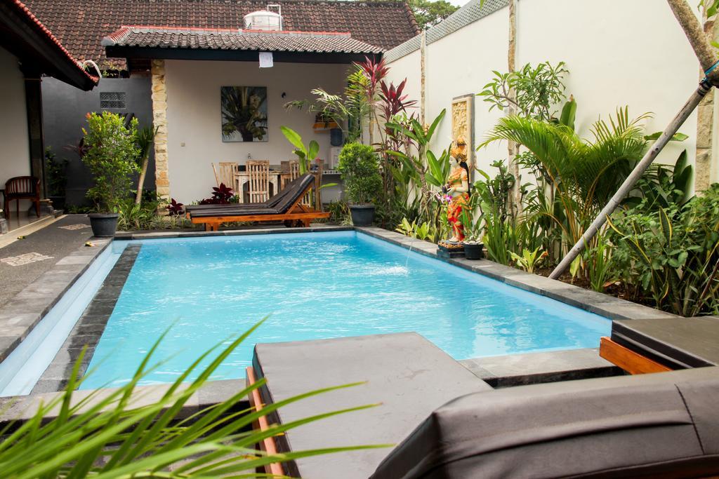 Nyoman Guesthouse Canggu Екстериор снимка